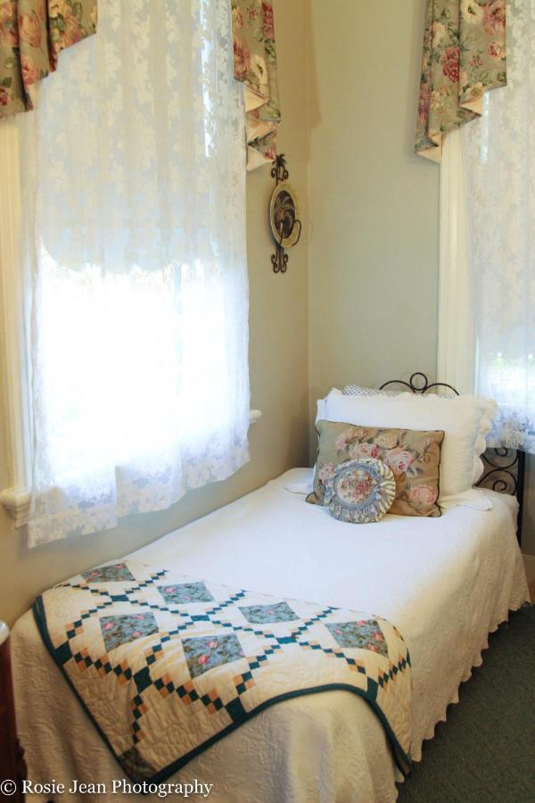 סאמרוויל Flowertown Bed And Breakfast מראה חיצוני תמונה